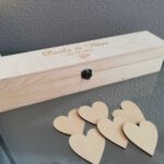 Caixa retangular com 100 corações